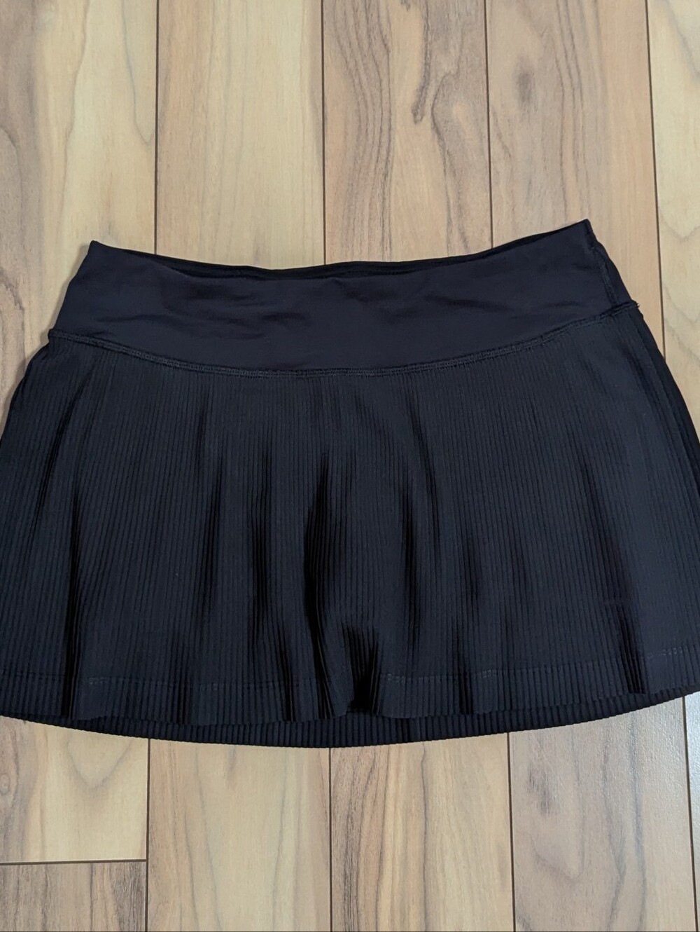EUC! Lululemon Pleat To Street Skirt Black Size 6